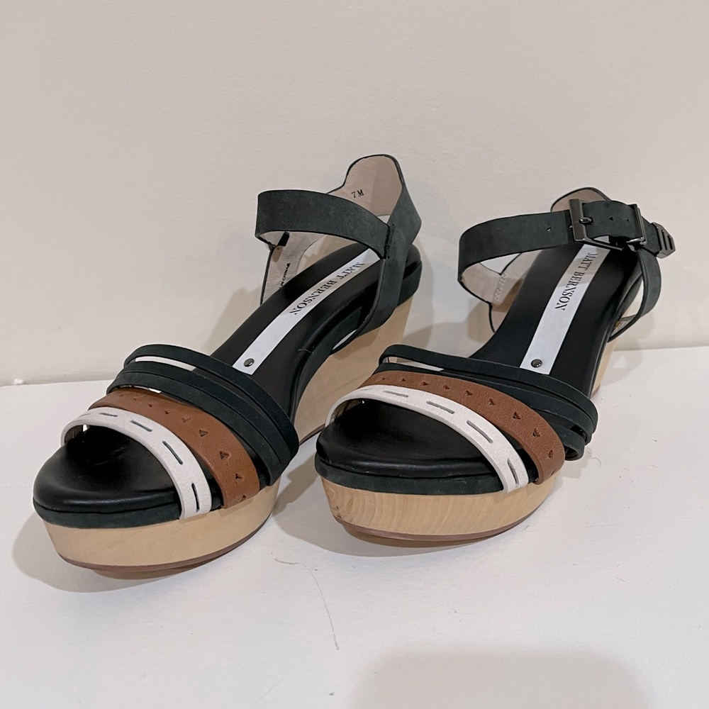 Brand new Matt Berson Bisbee Wedge Sandal